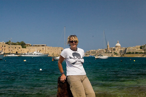 Liz, with Rama in the background to the left, and Valletta to the right